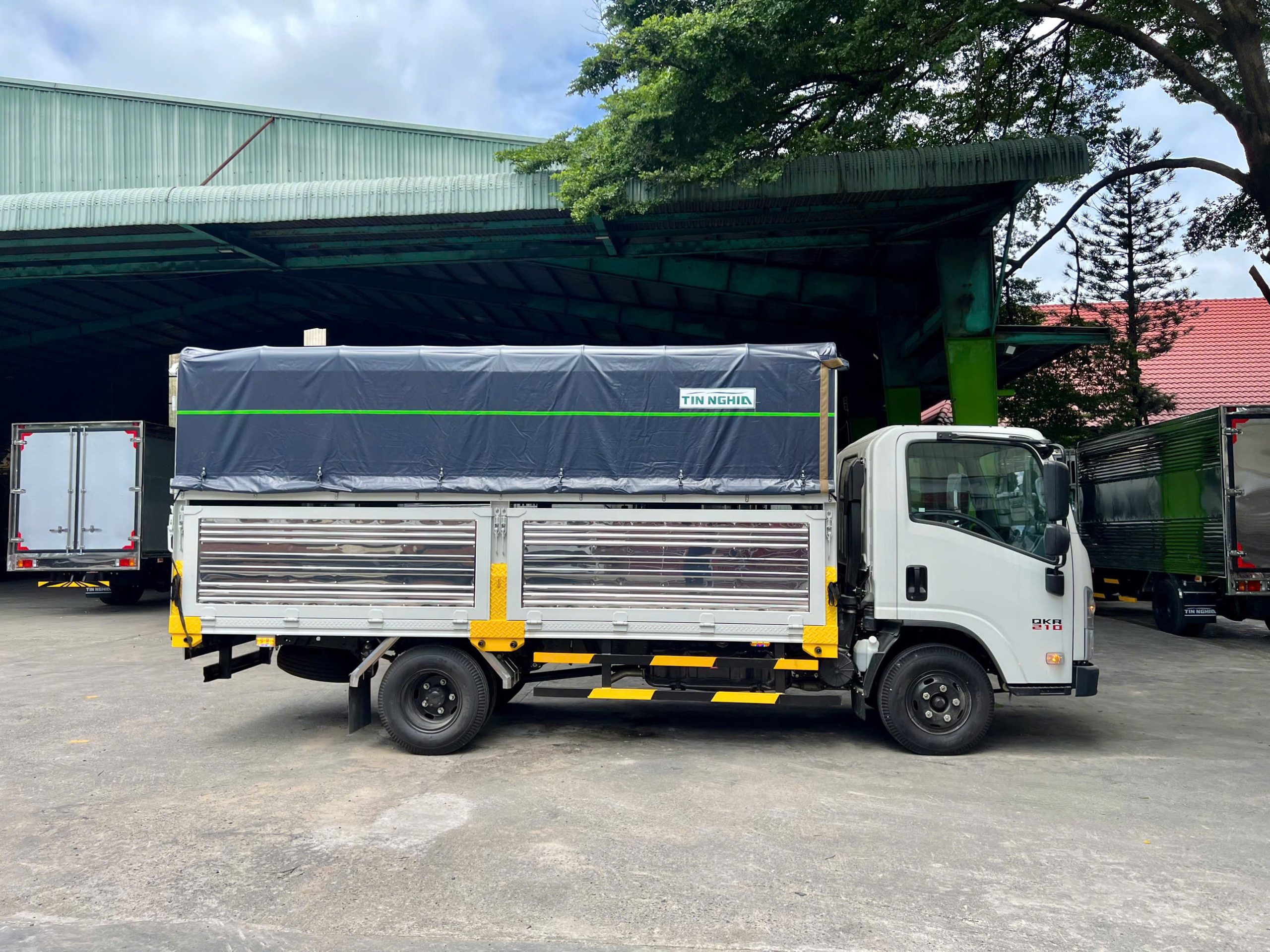 xe tải isuzu 1 tấn 9 thùng bạt