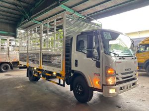 xe tải isuzu 5 tấn thùng bạt