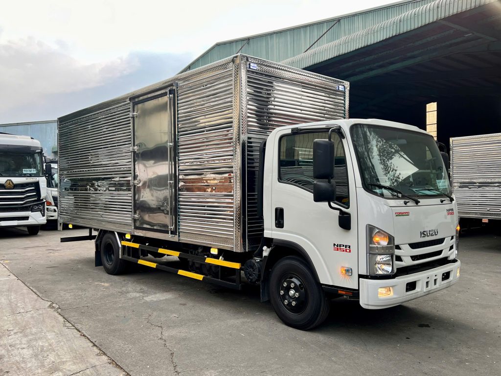 xe tải 3.5 tấn thùng kín isuzu npr85me5
